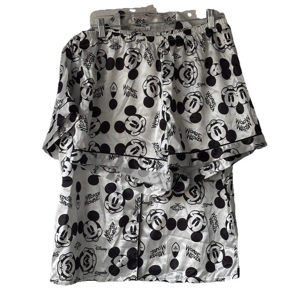 Source Unknown Other - Mickey Mouse Pajama Set Women's Size XL Black/White Shorts andTop Sleepwear